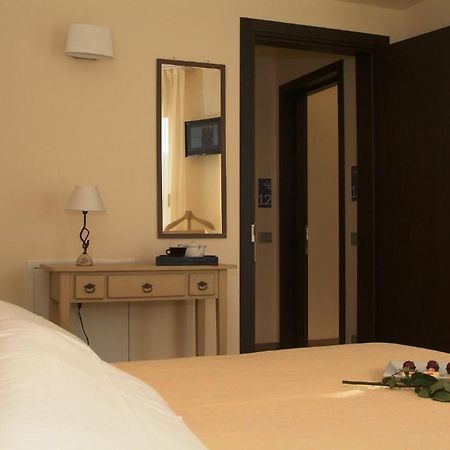 Hotel Piccolo Principe Villongo SantʼAlessandro Εξωτερικό φωτογραφία